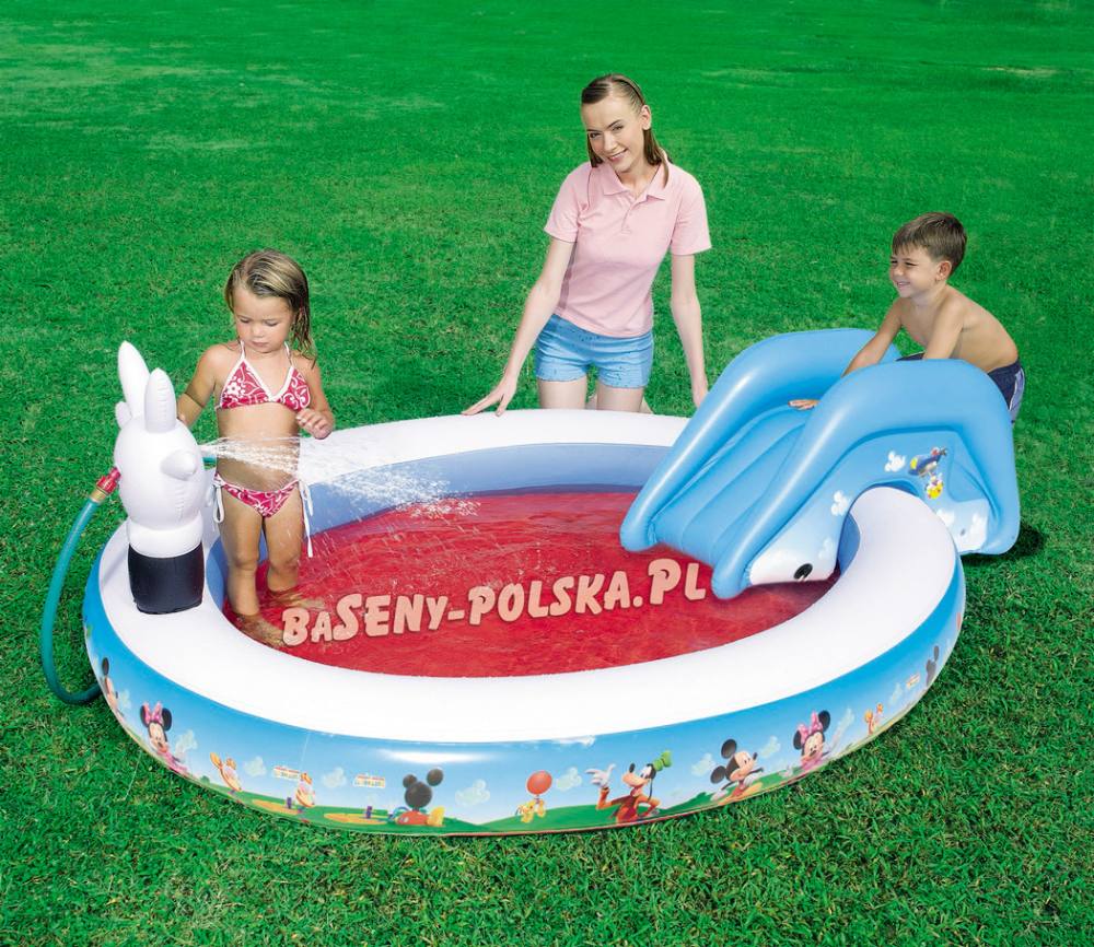 Basenik i plac zabaw Mickey ze zjeżdżalnią i fontanną 231 ...