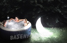 Lampka basenowa ogrodowa Księżyc 135 x 89 x 43 cm INTEX 68693