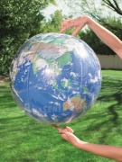 Piłka plażowa globus Ziemia z podświetleniem 61cm Bestway 31045 LED
