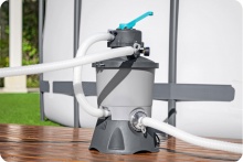 Pompa piaskowa do basenu ogrodowego 3596 L/h Bestway 58515 z piaskiem