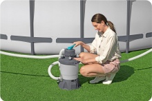 Pompa piaskowa do basenu ogrodowego 3596 L/h Bestway 58515 z piaskiem